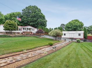 379 Howard Redmon Rd, Sparta, TN 38583