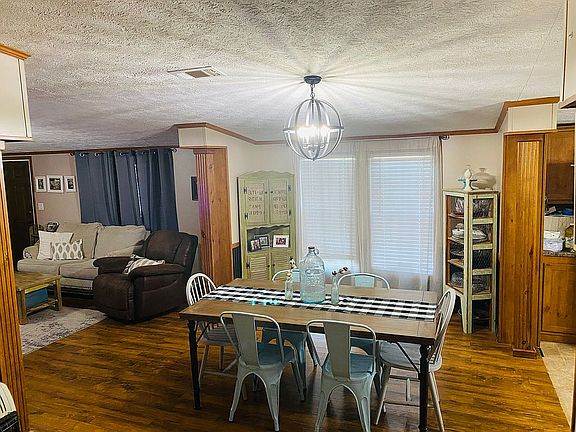 3rd image of 146 Milhall Ln