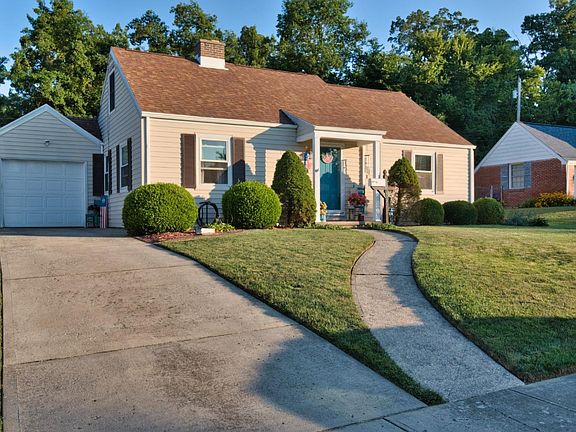 2nd image of 1527 Woodview Ln