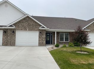1026 E Bentley Cir, Troy, OH