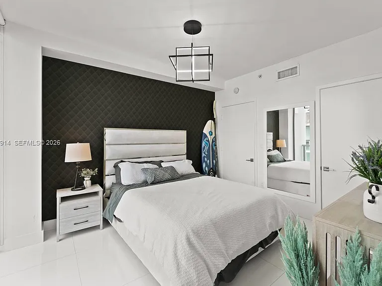 6000 Collins Ave #517 — Photo 18