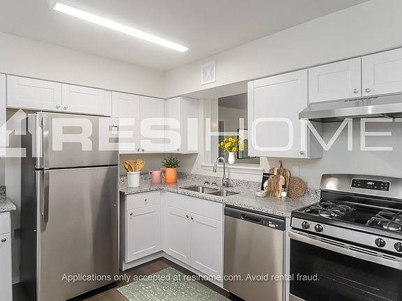 4th image of 602 Greenbrook Ln