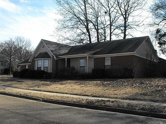 3rd image of 7897 Redfearn Ln
