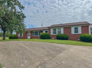 3252 Marthas Chapel Rd, Cunningham, TN 37052