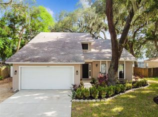 1901 Landside Dr, Valrico, FL 33594