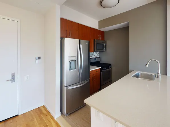 120 W. 21st image 1 of 9