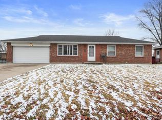 6 Sandringham Ln, Saint Louis, MO