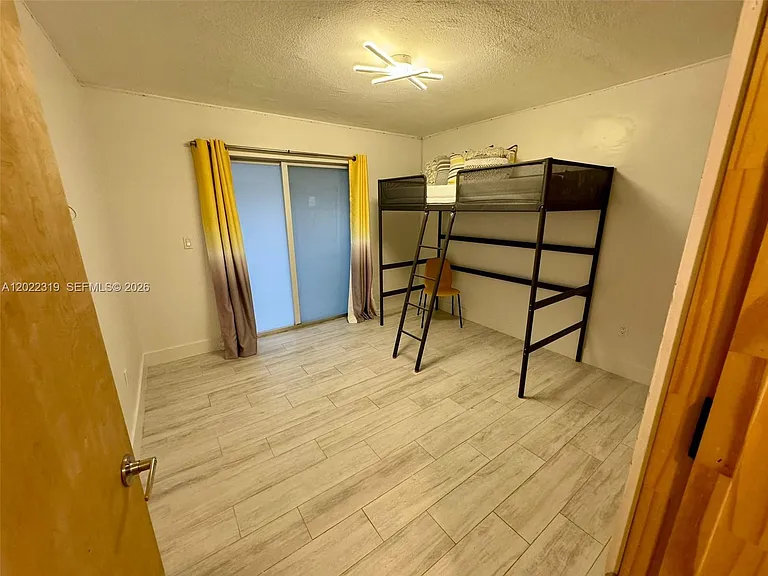 1121 SW 7th St #1 — Photo 7