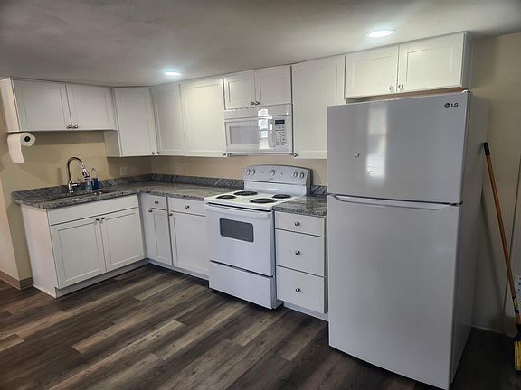 Kitchen with Granite countertop