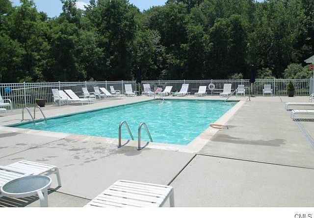 2nd image of 802 Larson Dr #802
