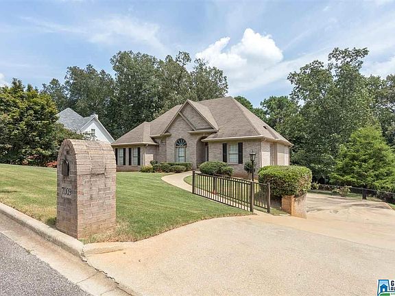 2nd image of 7009 Arbor Ln