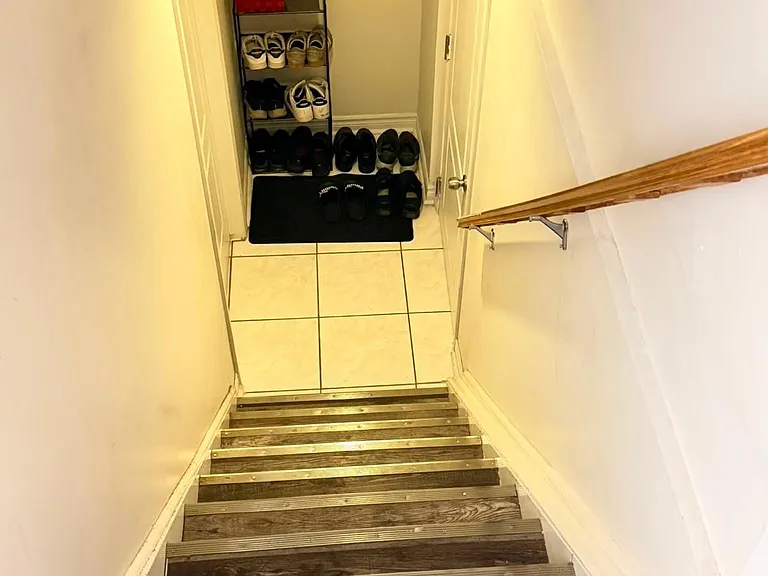 27 Beaverhall Rd #BASEMENT — Photo 2