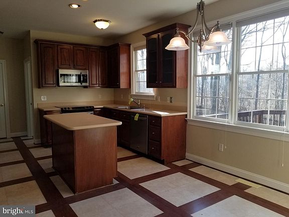 2nd image of 3411 Southampton Dr