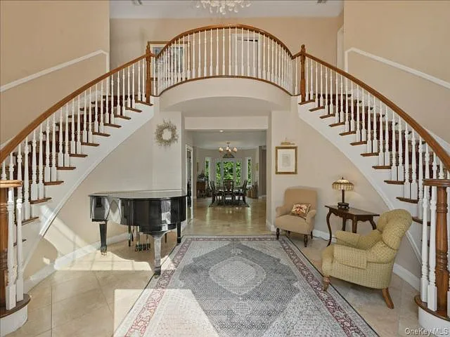 31 Cornwall Ln — Photo 6