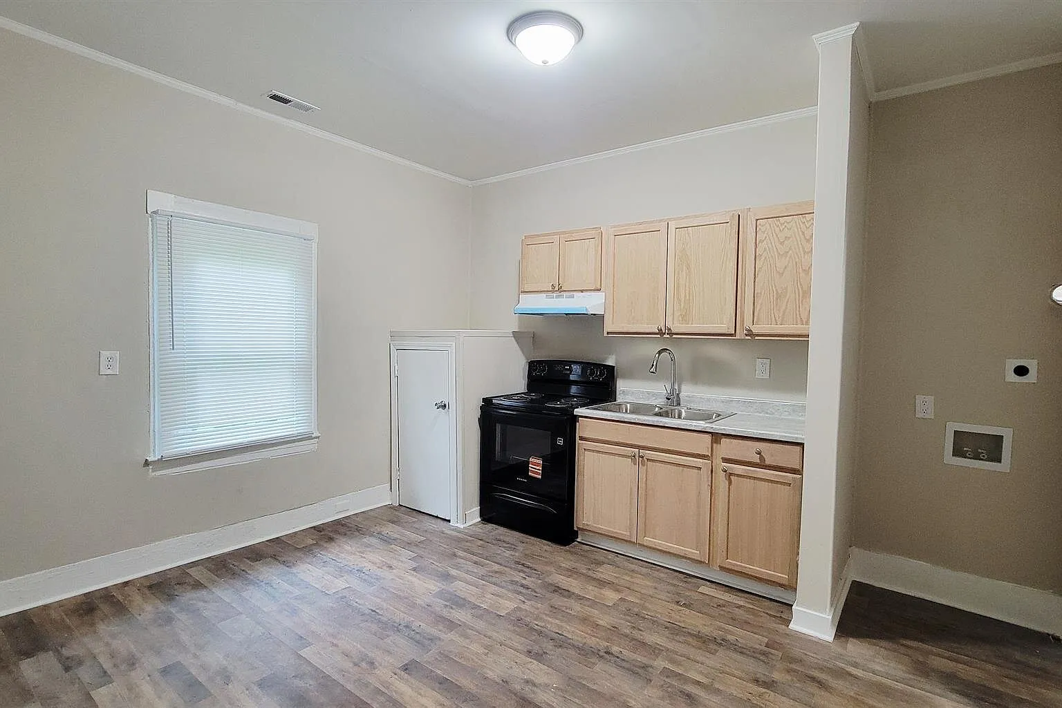 1230 Tank Ct — Photo 4