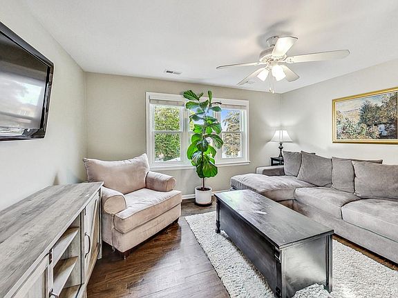 4th image of 5317 N McVicker Ave
