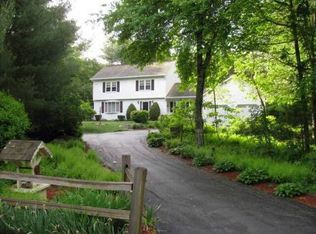 36 Falcon Ridge Dr, Exeter, RI 02822