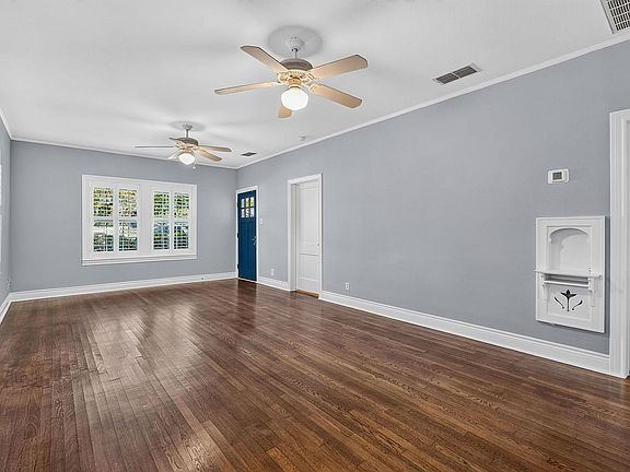 2nd image of 1710 Wethersfield Rd #1