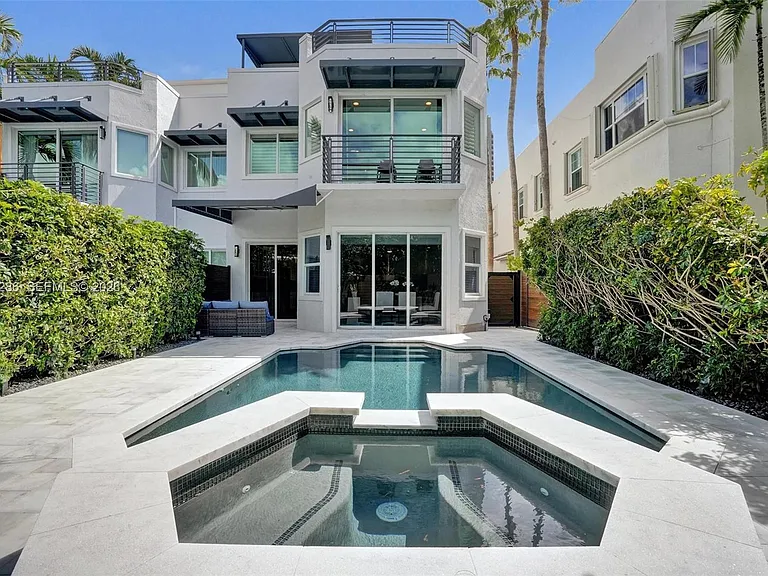 453 SW 5th Ave — Photo 81