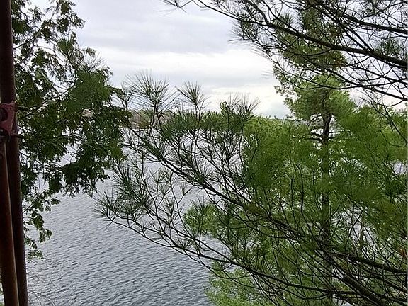 4th image of 43623 Sweet Point Rd