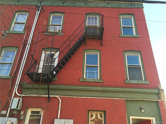 3rd image of 191 Renwick St