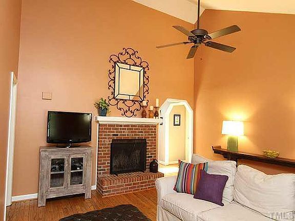 2nd image of 644 Woods Mill Cir