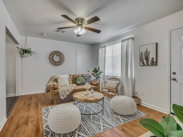 924 NW 1st St, Moore, OK 73160