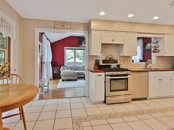 4th image of 52 Carol Rd