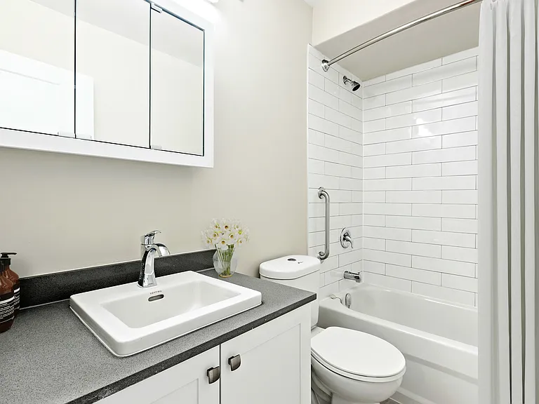 227 Bath Rd — Photo 4