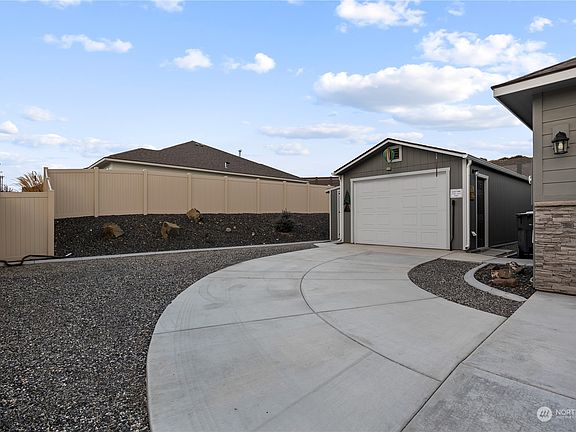 2nd image of 1309 S 38th Avenue