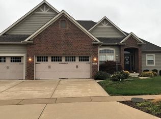 5108 Stonebridge Dr, Champaign, IL 61822