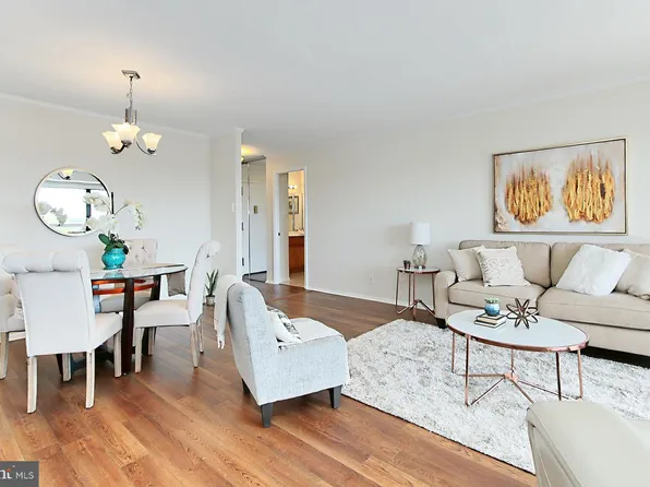 307 Yoakum Pkwy APT 1206, Alexandria, VA 22304