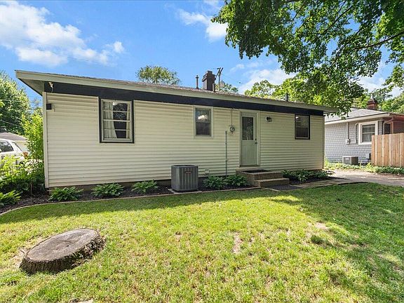 5th image of 1944 Oak Cliff Dr NE