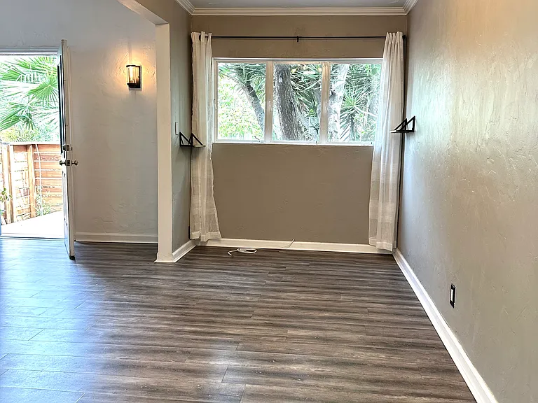 8268 Waring Ave — Photo 8