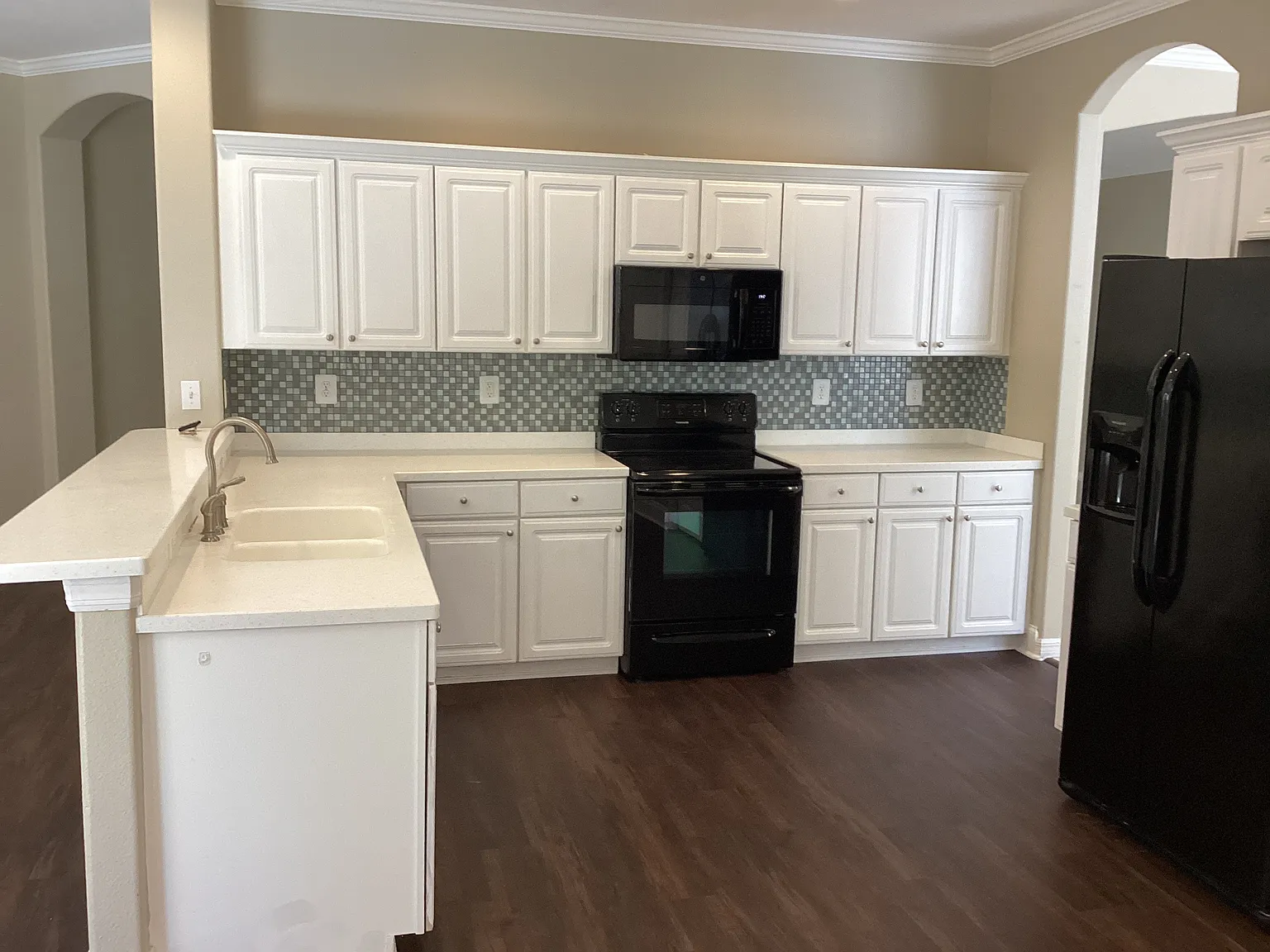4 bed, 2.5 bath, 2867 sqft, $3,705 — Photo 2
