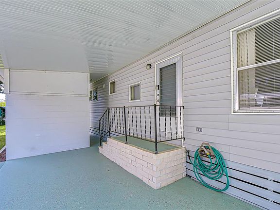 3rd image of 6128 Ridgewood Dr