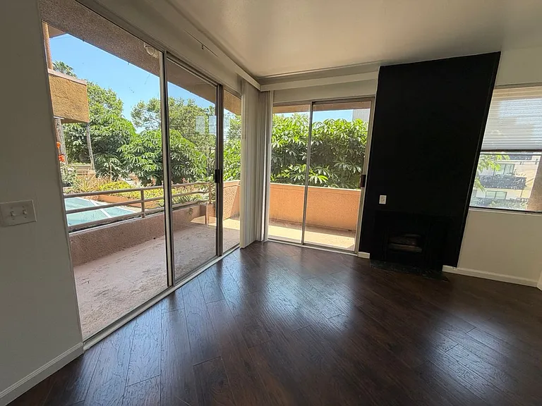 Prime Hollywood & West Hollywood Location — Photo 14
