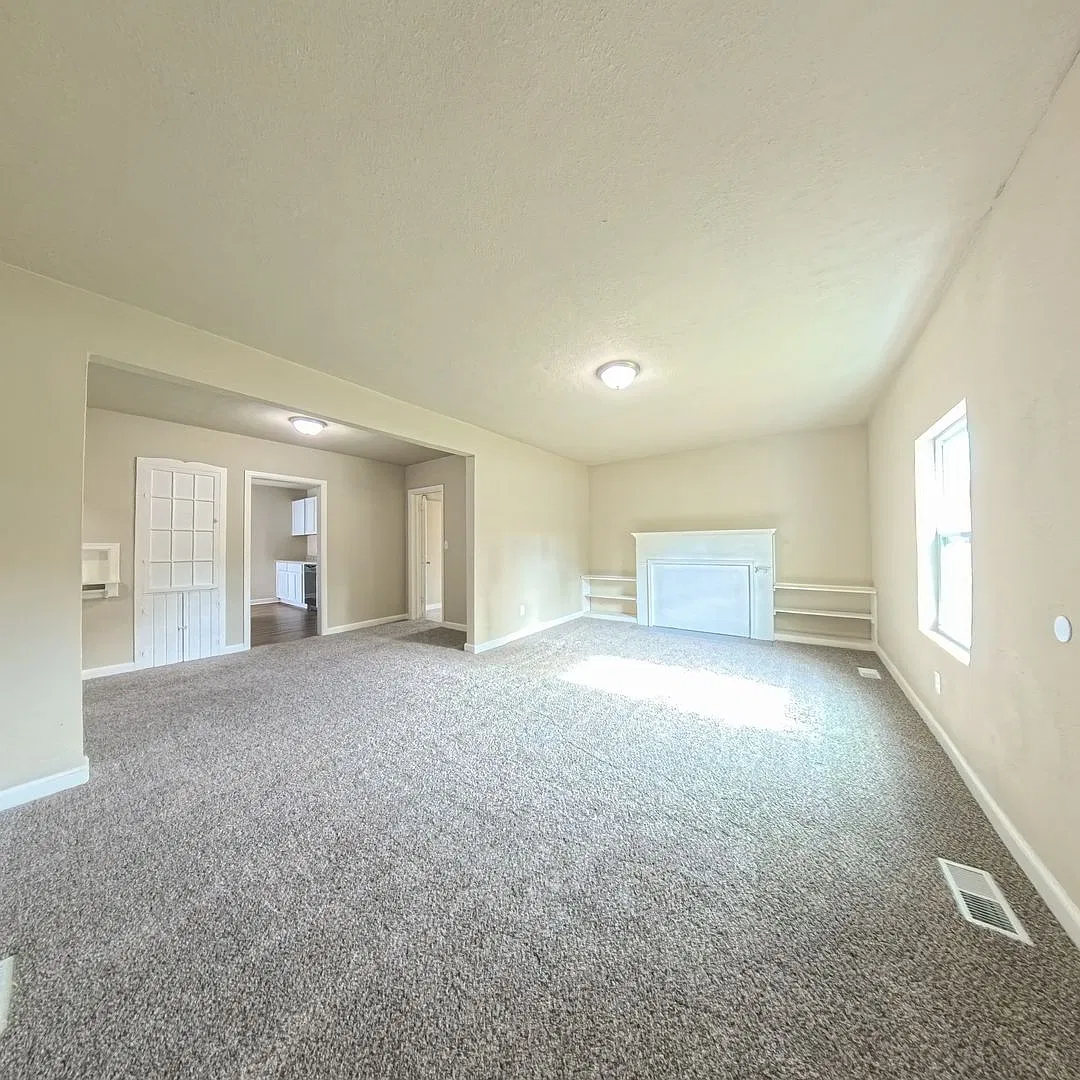 2 bedroom 1 Bathroom Home in Marshalltown for Rent — Photo 3