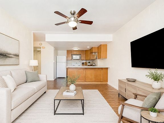 3rd image of 1415 Victoria St APT 211