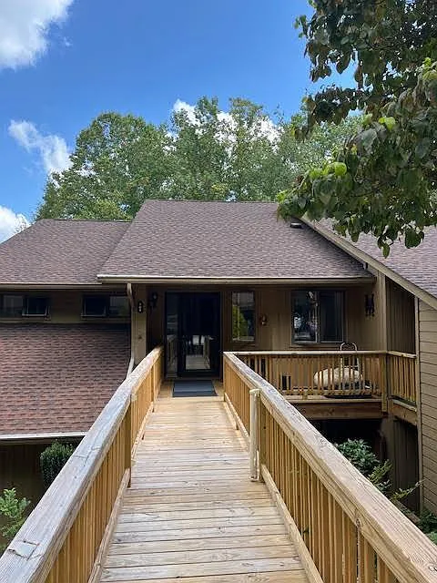 104 Live Oak Ln #104
