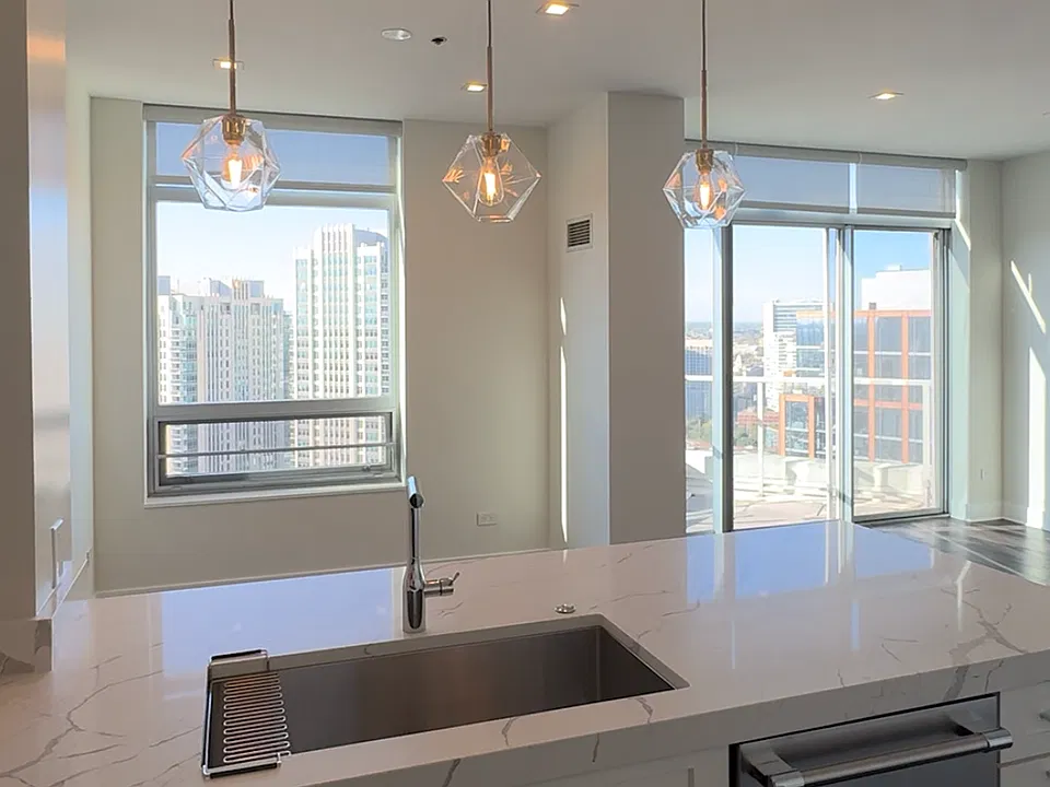 230 N Canal St #3606