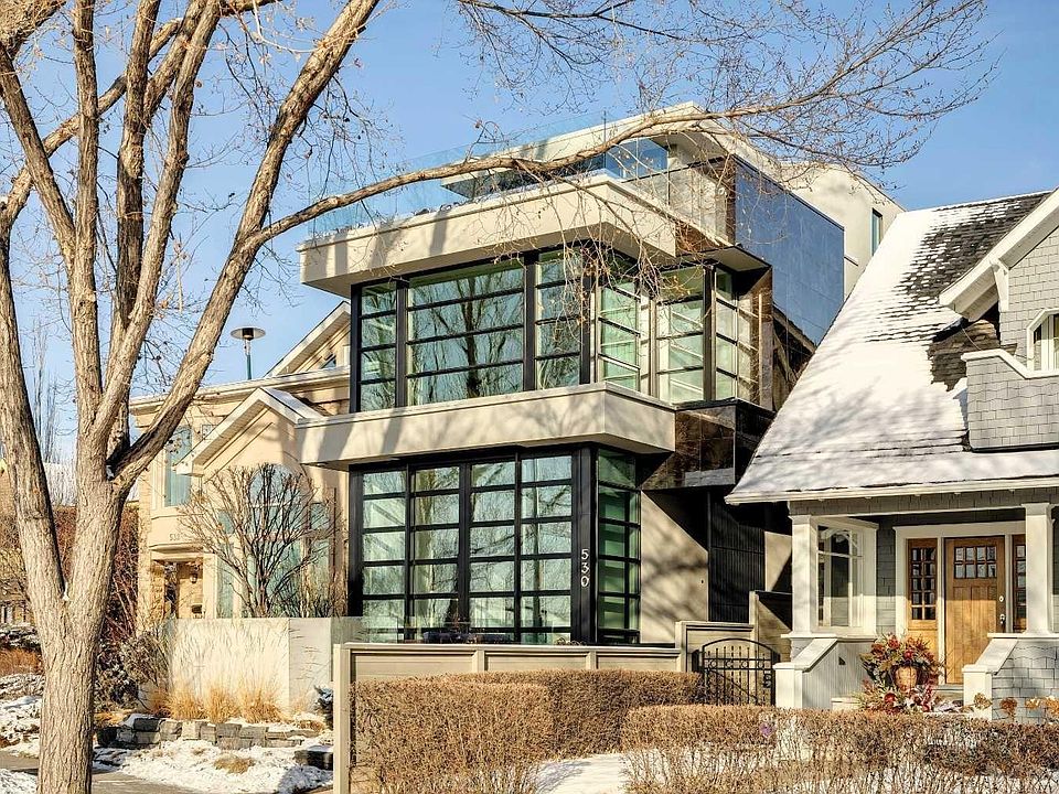 1st image of 530 Crescent Rd NW