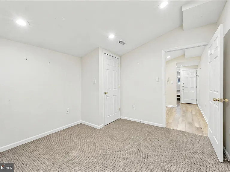 33 S 19th St #3 — Photo 5