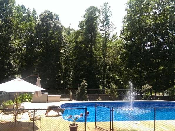7439 Pineridge Dr, Meridian, MS 39305