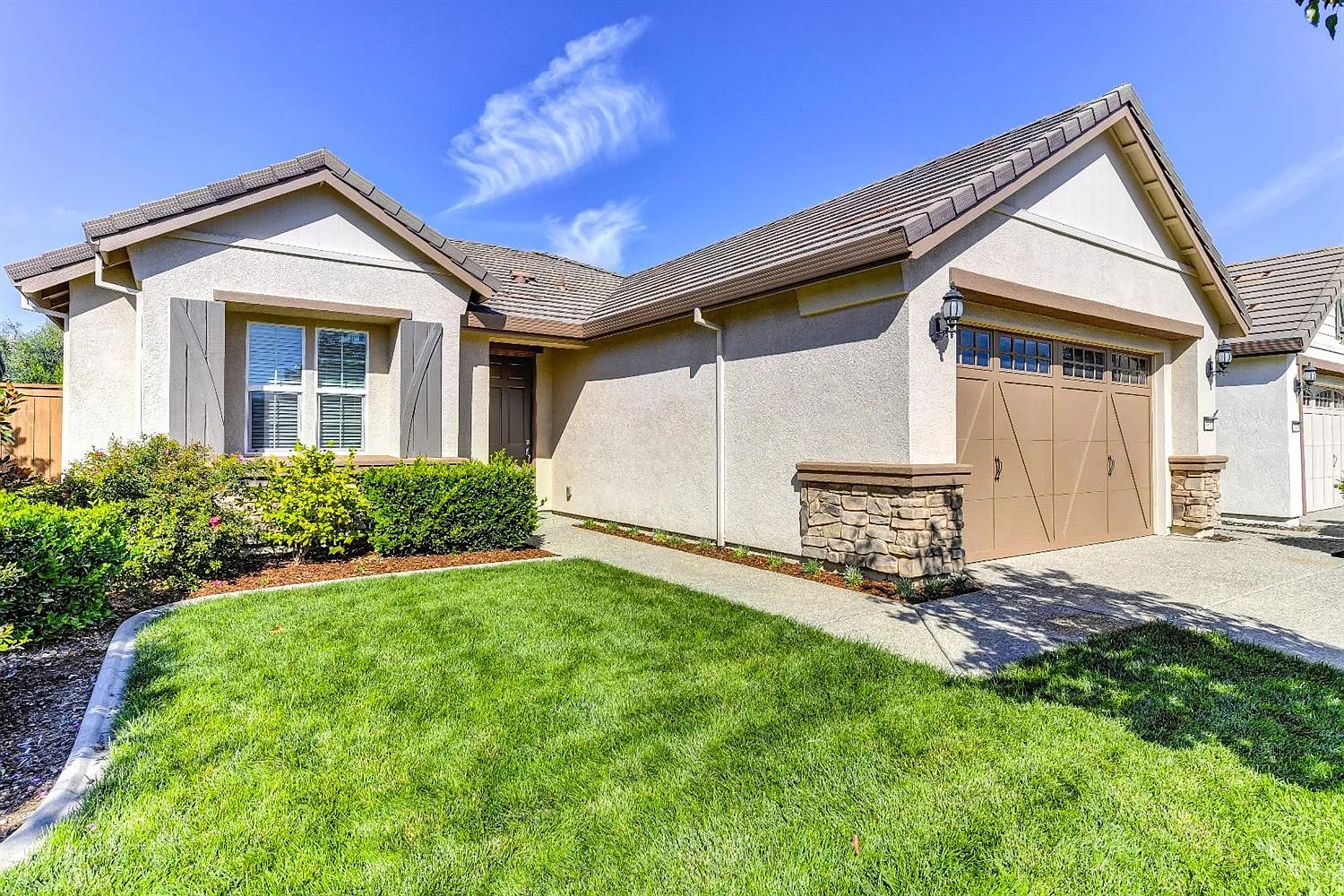 9852 Sunderland Way photo 1