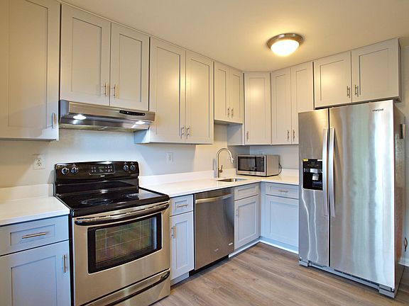 3rd image of 4081 Weeping Willow Ct