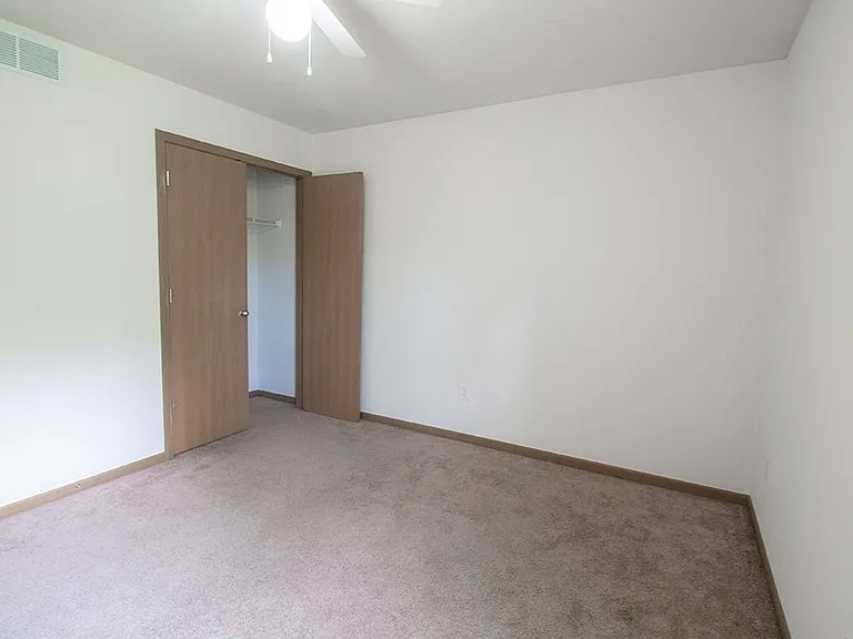 2119 Ballenger Ln — Photo 24