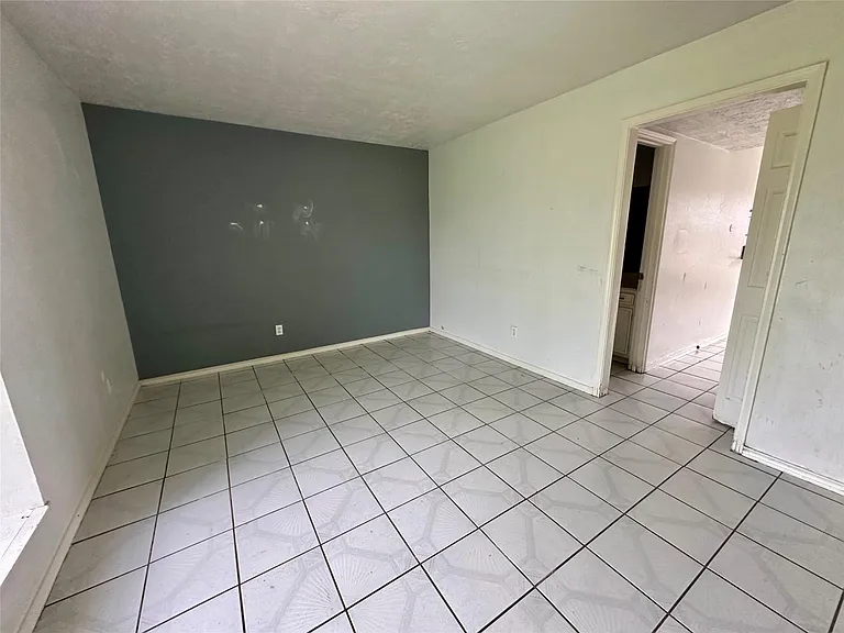 13517 Castilian Dr #1 — Photo 7
