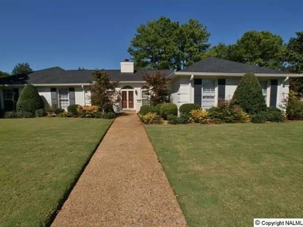 202 Lakin Dr SW, Huntsville, AL 35801