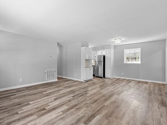 2nd image of 2604 Greyson St
